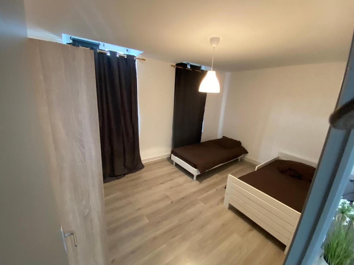 Joli appartement avec parking gratuit sur place Givet Extérieur photo